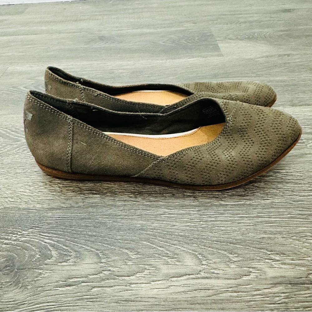 Toms Jutti Suede Toe Flats Olive Brown Size 6.5 - Picture 6 of 8